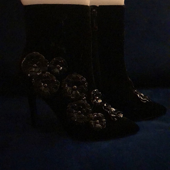 IAM NYC Isaac Mizrahi Black Floral Boots Size 8 - Picture 2 of 12